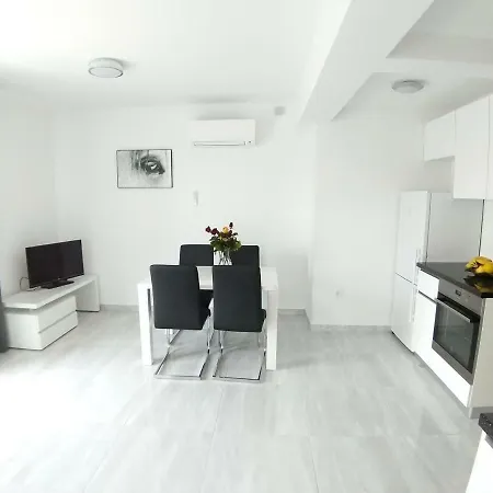 Pauk Apartment