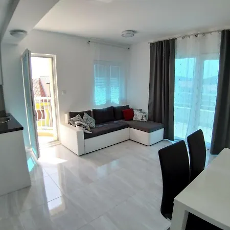 Apartment Pauk *