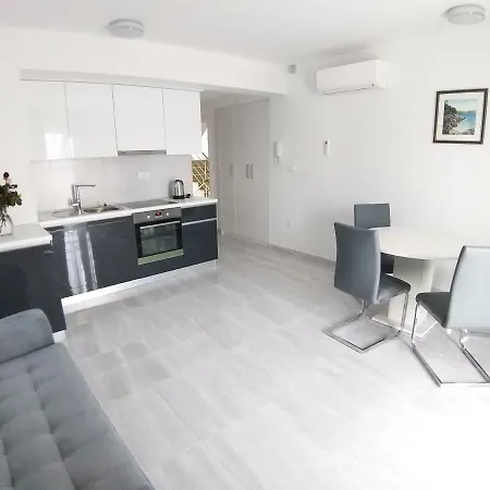 Pauk Apartment