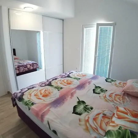 Pauk Apartment